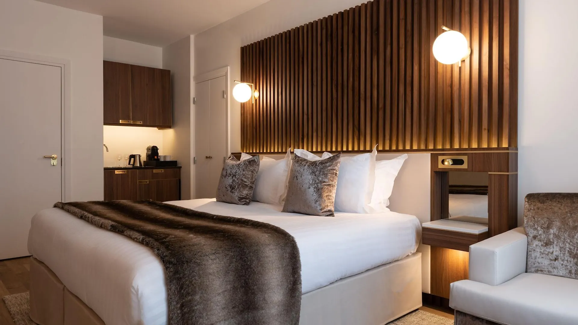Lord Byron Hotel